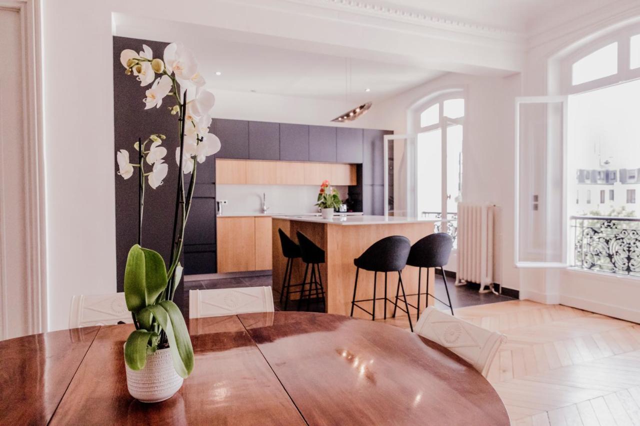 Luxueux Duplex Elysees 240m2 * Parijs